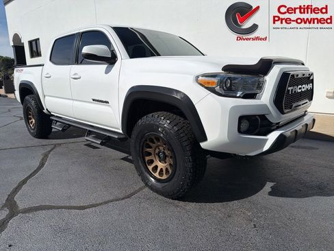Used 2020 Toyota Tacoma TRD Off-Road AWD/4WD image 2