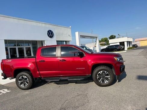 Used 2022 Chevrolet Colorado Z71 w/ Safety Package AWD/4WD image 3