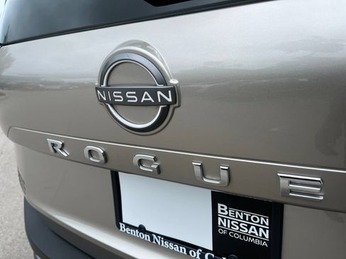 Certified 2023 Nissan Rogue SL AWD/4WD image 40