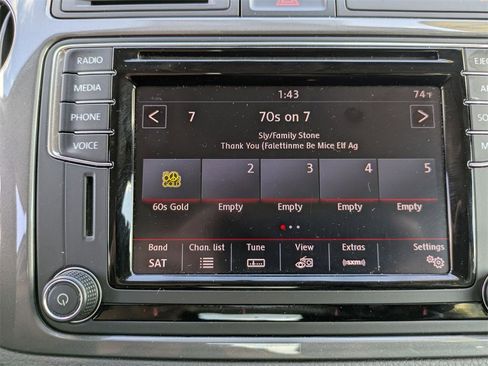 Used 2017 Volkswagen Tiguan S image 24