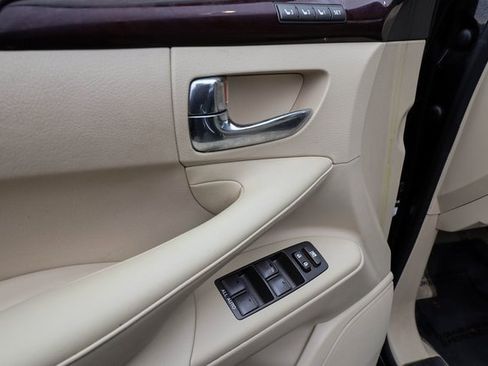 Used 2013 Lexus LX 570 4WD image 38