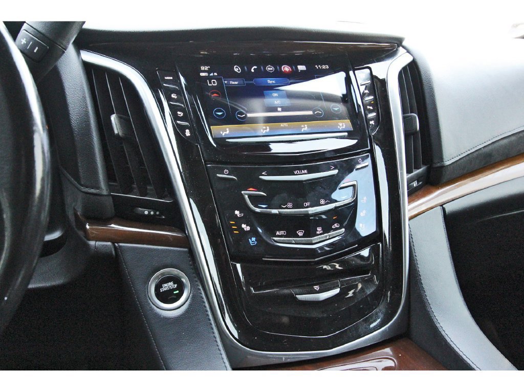 Used 2020 Cadillac Escalade Premium Luxury w/ LPO, Radiant Package AWD/4WD image 29