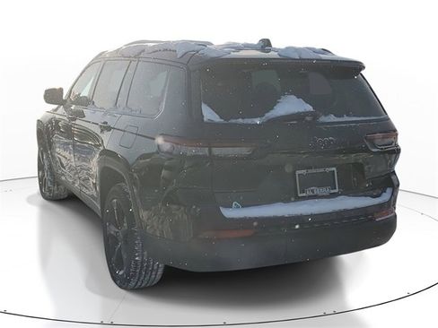 New 2025 Jeep Grand Cherokee L Altitude image 3