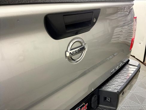 Used 2018 Nissan Titan SV w/ SV Convenience Package AWD/4WD image 25