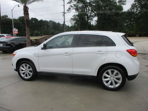 Used 2014 Mitsubishi Outlander Sport SE FWD image 3