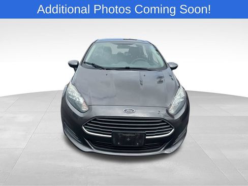 Used 2018 Ford Fiesta SE FWD image 2