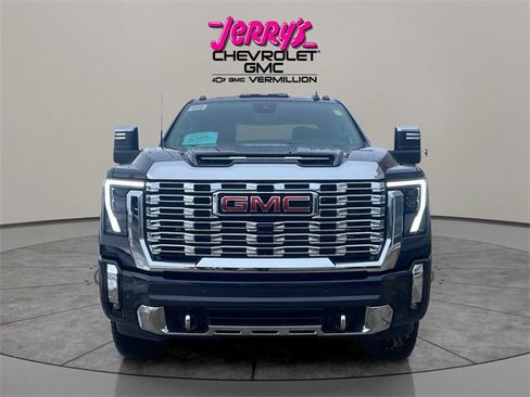 New 2026 GMC Sierra 2500 Denali w/ Denali Reserve Package image 16
