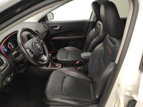 Used 2018 Jeep Compass Trailhawk w/ Leather Interior Group AWD/4WD image 17