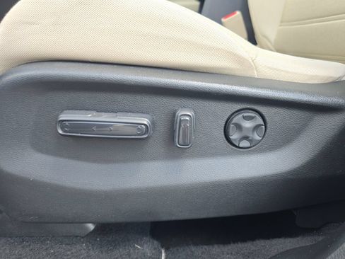 Used 2017 Honda CR-V EX image 16