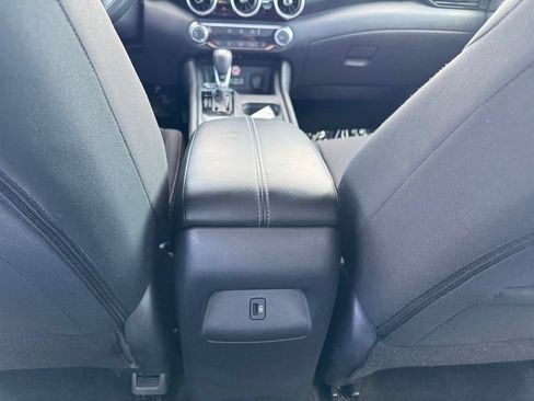 Used 2025 Nissan Sentra SV FWD image 18