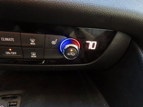 Used 2020 Buick Enclave Essence w/ Sport Touring Edition image 28