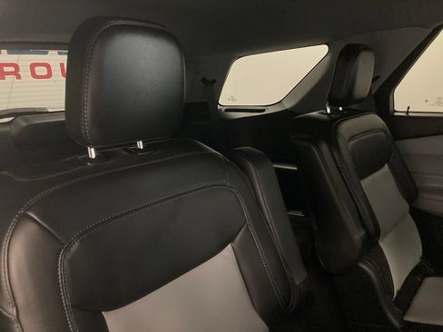 Used 2024 Ford Explorer XLT w/ Equipment Group 202A AWD/4WD image 45