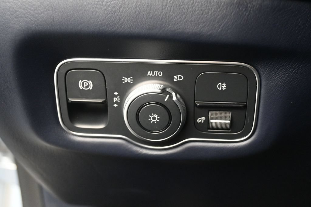 Used 2020 Aston Martin V8 Vantage Coupe RWD image 19