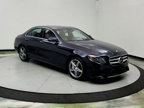 Used 2017 Mercedes-Benz E 300 4MATIC image 3