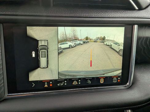 Used 2022 GMC Yukon Denali w/ Denali Premium Package image 21