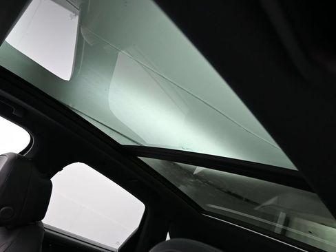 Certified 2025 Porsche Cayenne AWD/4WD image 11