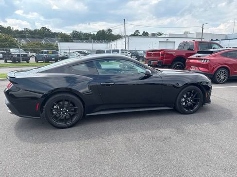 Used 2025 Ford Mustang GT RWD image 6