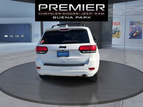 Used 2020 Jeep Grand Cherokee Altitude RWD image 7