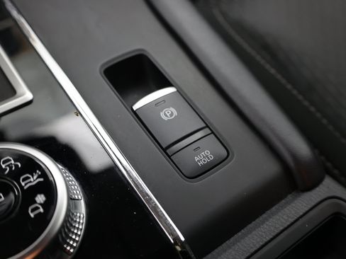 Used 2024 Mitsubishi Outlander ES FWD image 19