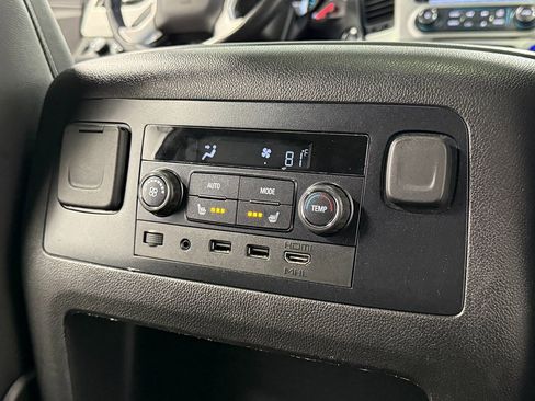 Used 2020 GMC Yukon XL SLT w/ Premium Edition AWD/4WD image 30