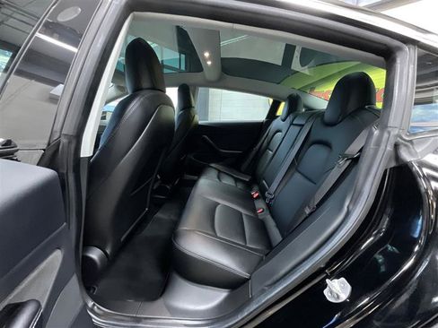 Used 2018 Tesla Model 3 Long Range image 18