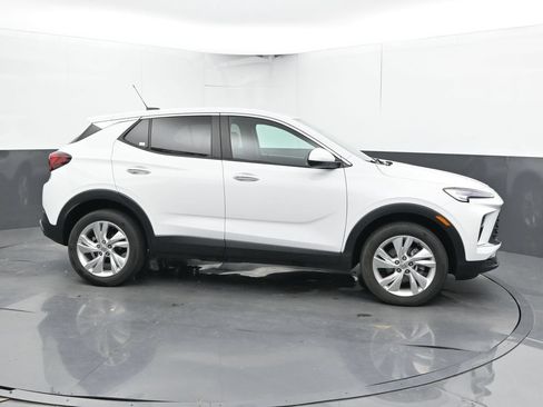 Used 2025 Buick Encore GX Preferred AWD/4WD image 4
