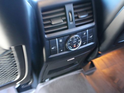 Used 2015 Mercedes-Benz GL 63 AMG 4MATIC image 27