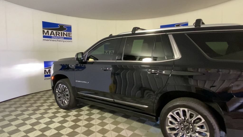Used 2024 GMC Yukon Denali Ultimate AWD/4WD image 8