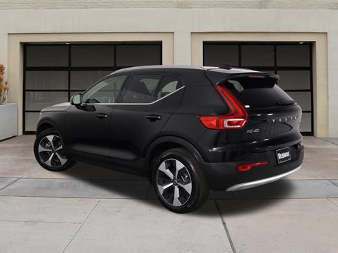 Certified 2025 Volvo XC40 B5 Plus AWD/4WD image 2