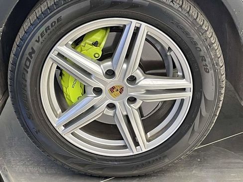 Used 2016 Porsche Cayenne S image 11