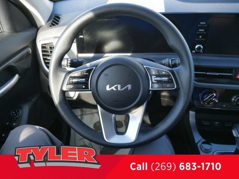 Used 2024 Kia Seltos LX AWD/4WD image 27