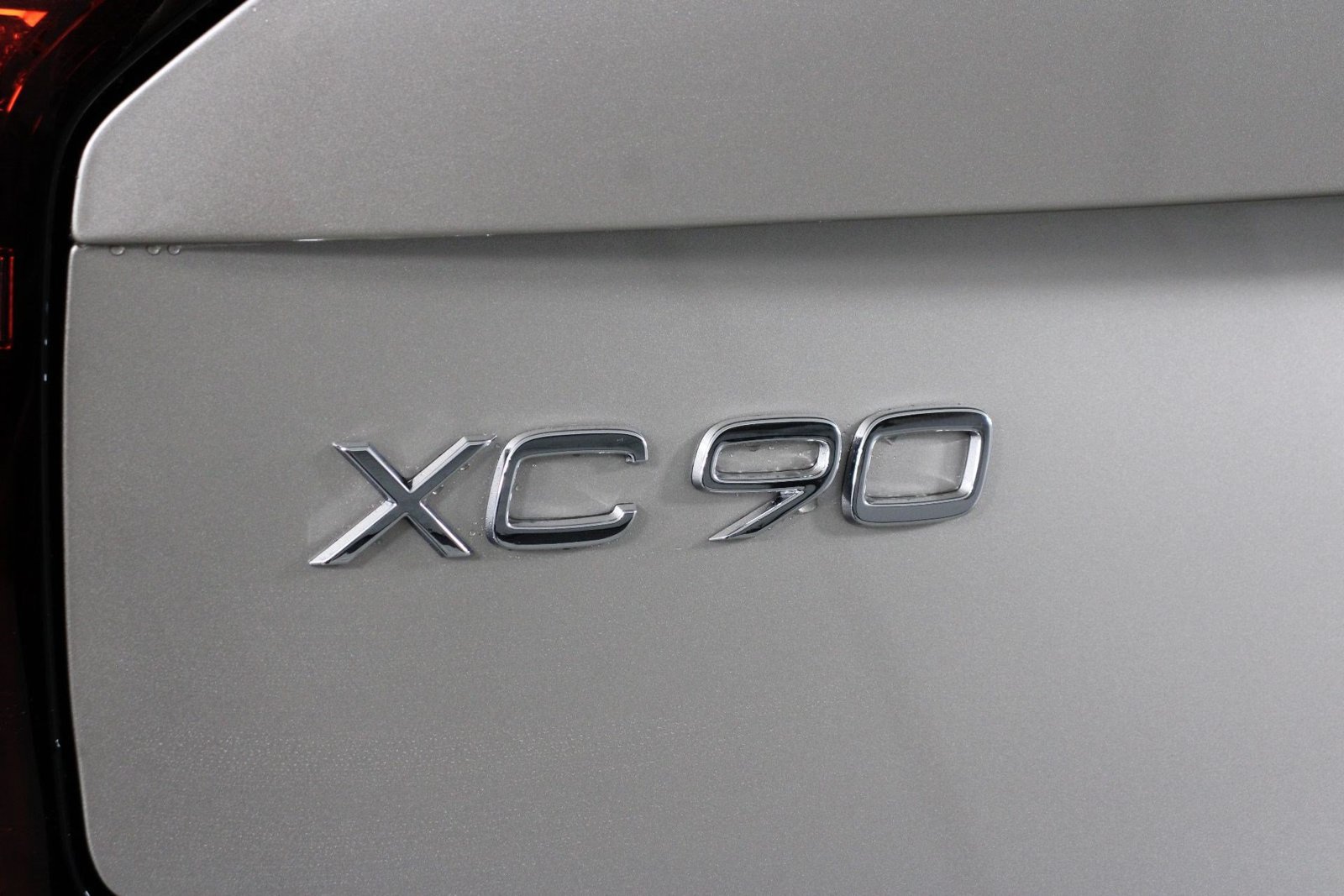New 2026 Volvo XC90 T8 Plus w/ Protection Package Premier AWD/4WD image 16