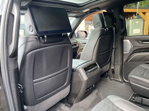 Certified 2024 Cadillac Escalade ESV Sport Platinum w/ LPO, ONYX Package AWD/4WD image 16
