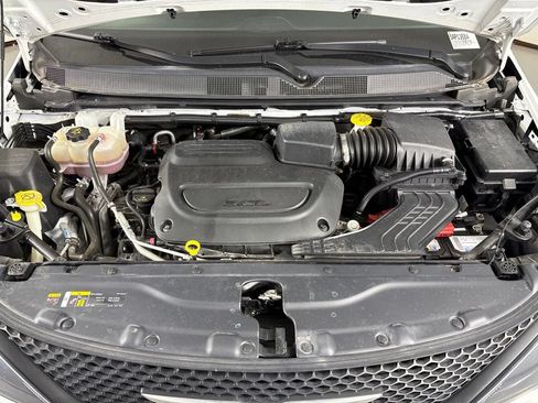 Used 2023 Chrysler Voyager LX FWD image 49