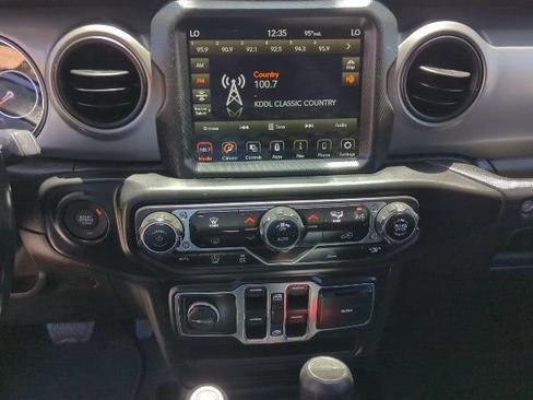 Used 2021 Jeep Gladiator Sport AWD/4WD image 9