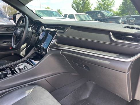 Used 2022 Jeep Grand Cherokee L Laredo AWD/4WD image 30