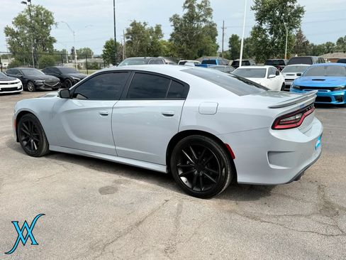 Used 2022 Dodge Charger R/T w/ Plus Group RWD image 5