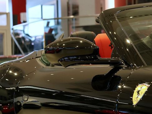 Certified 2025 Ferrari Roma Spider RWD image 46