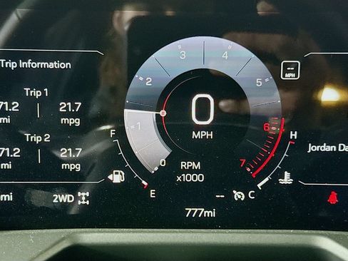 Used 2026 GMC Acadia Elevation w/ Elevation Premium Package AWD/4WD image 12