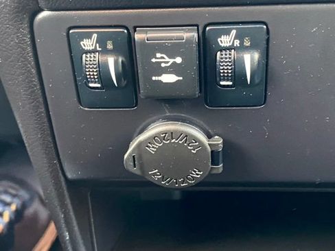 Used 2020 Toyota Sienna SE w/ SE Preferred Package FWD image 23