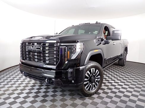 Used 2024 GMC Sierra 2500 Denali Ultimate w/ Snow Plow Prep/Camper Package AWD/4WD image 2