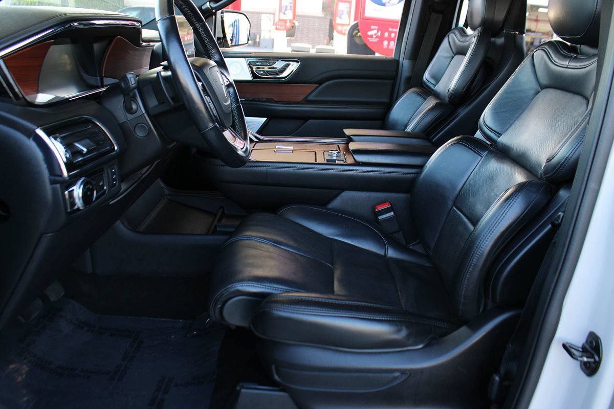 Used 2020 Lincoln Navigator L Reserve w/ Equipment Group 208A Reserve AWD/4WD image 14