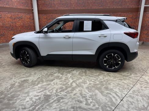 Used 2021 Chevrolet TrailBlazer LT w/ Driver Confidence Package image 2