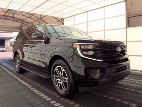 Used 2025 Ford Expedition Max Active RWD image 8