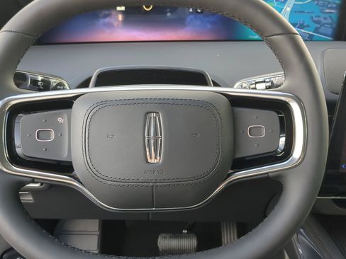 New 2026 Lincoln Nautilus Premier AWD/4WD image 12