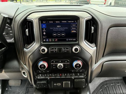 Used 2020 GMC Sierra 2500 Denali w/ Denali Ultimate Package AWD/4WD image 21