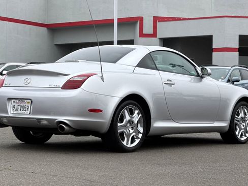 Used 2006 Lexus SC 430 Convertible image 2