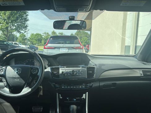 Used 2017 Honda Accord Sport Special Edition image 19