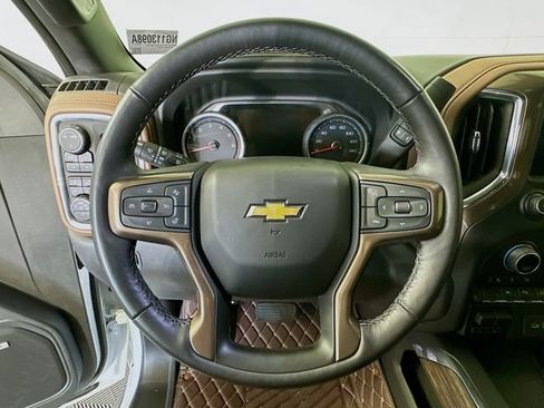 Used 2022 Chevrolet Silverado 1500 High Country w/ Technology Package image 13