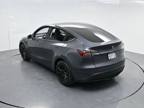 Used 2021 Tesla Model Y Long Range image 44